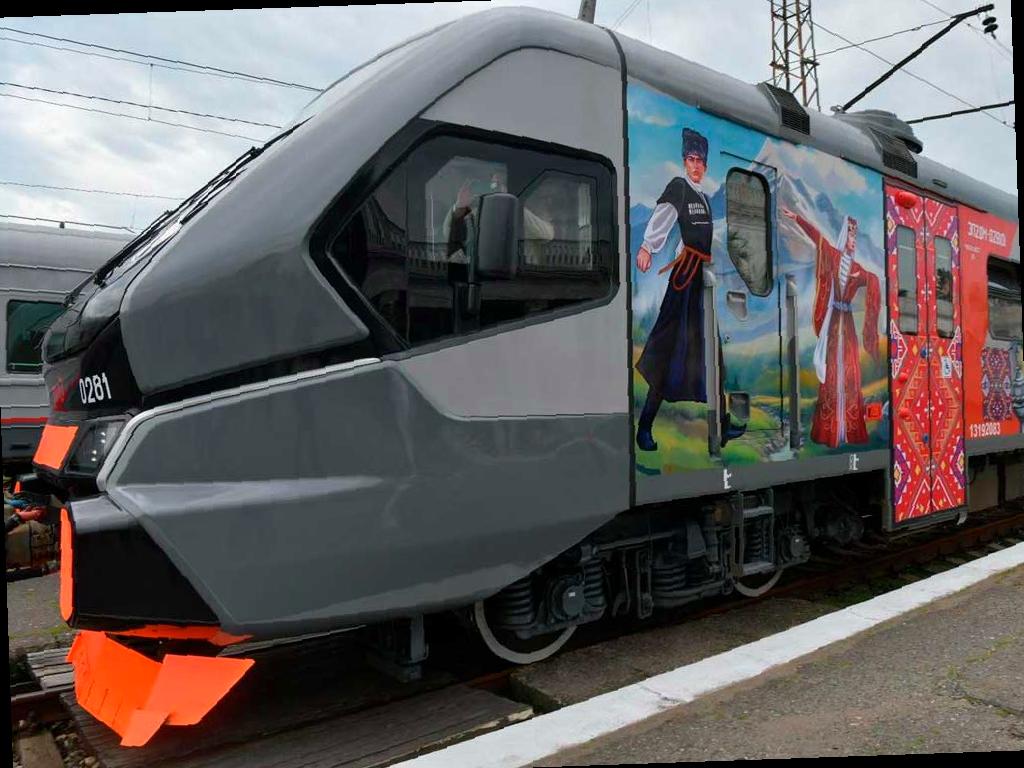Между Сочи и Сухумом начал курсировать новый поезд «Диоскурия»