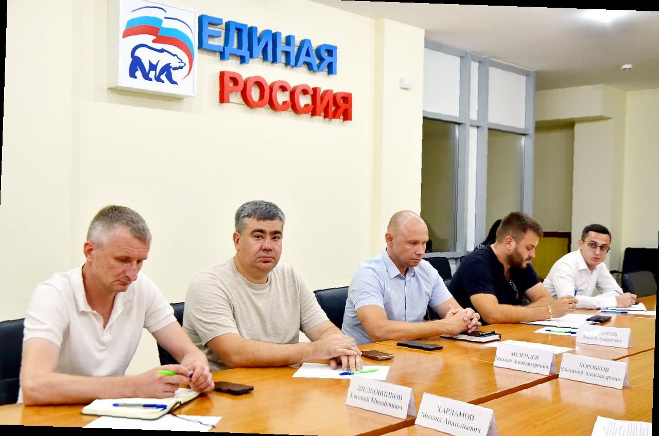 «Виктор Тепляков обсудил состояние АЗС в Сочи»