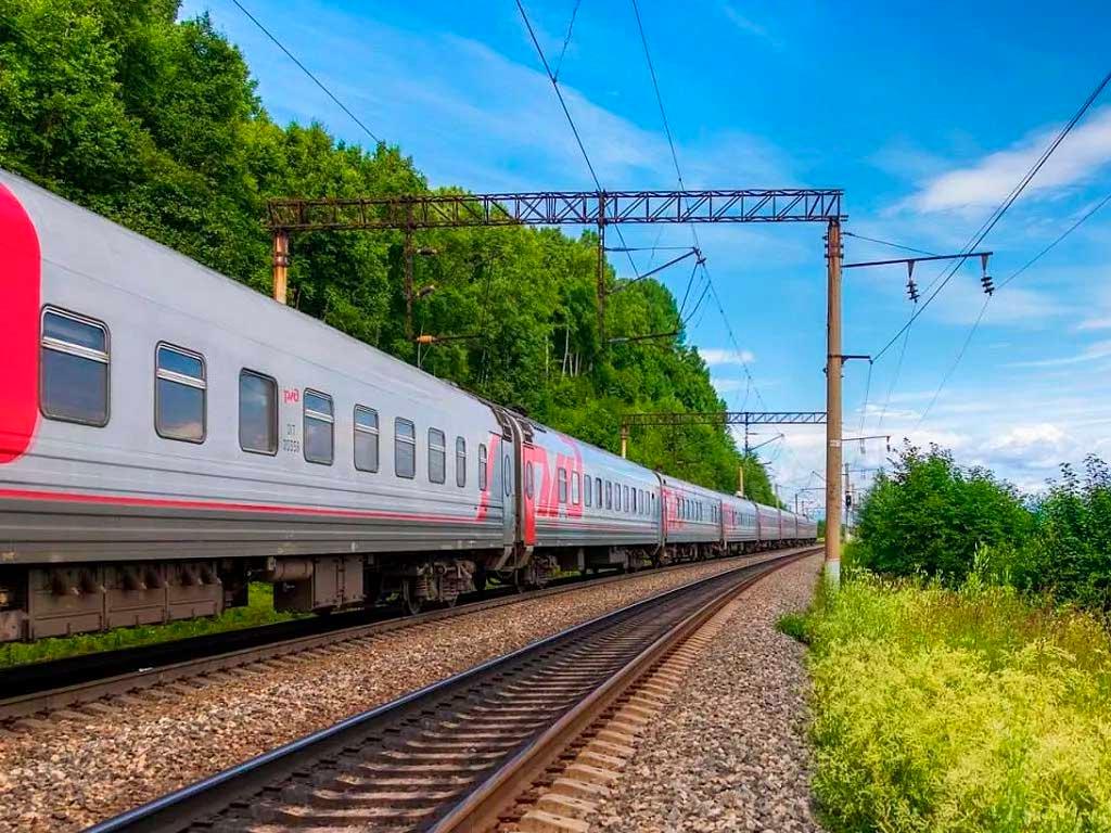 Поезд из Красноярска в Адлер задерживается из-за поломки