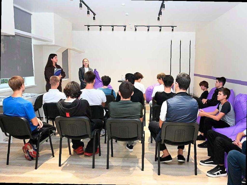 Модернизация молодежного центра на улице Тимирязева, 6, в микрорайоне Донская в Сочи