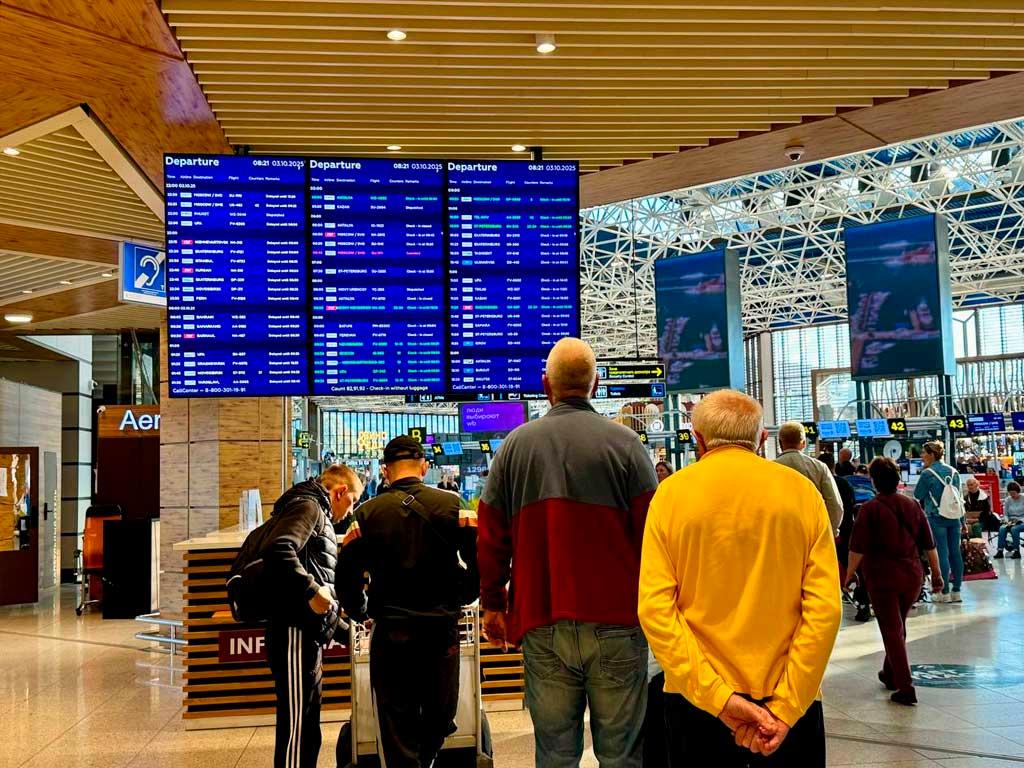 10 рейсов направляющихся в Сочи, приземлились на запасных аэродромах