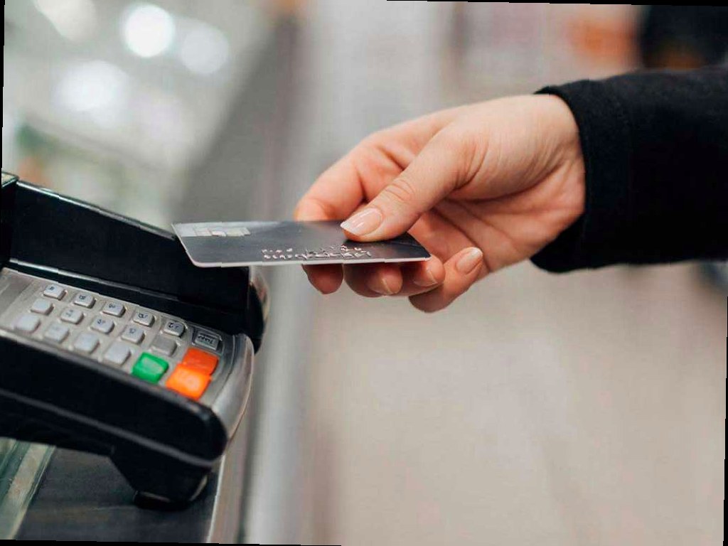 Экономия на sms: в Сочи женщина месяц расплачивалась чужой картой