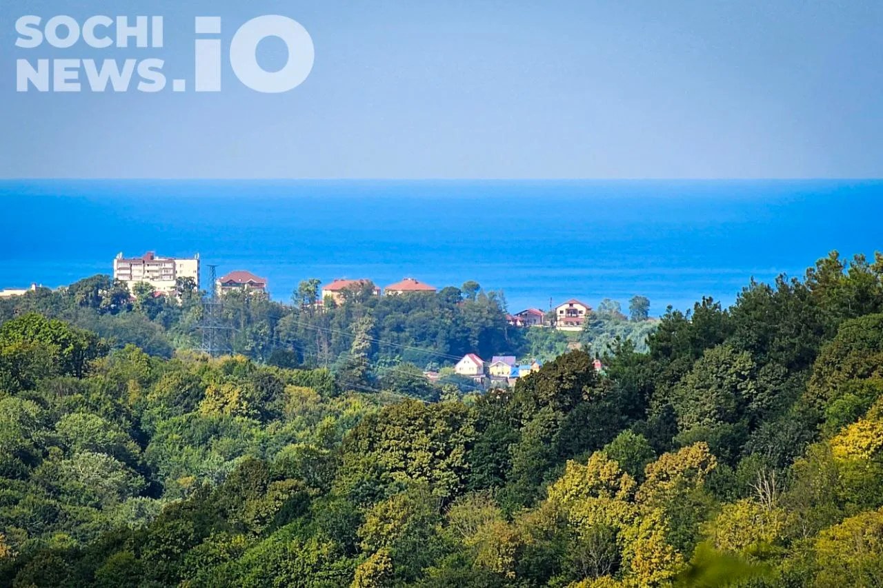 Температура воды в Черном море у Сочи остается низкой для купания