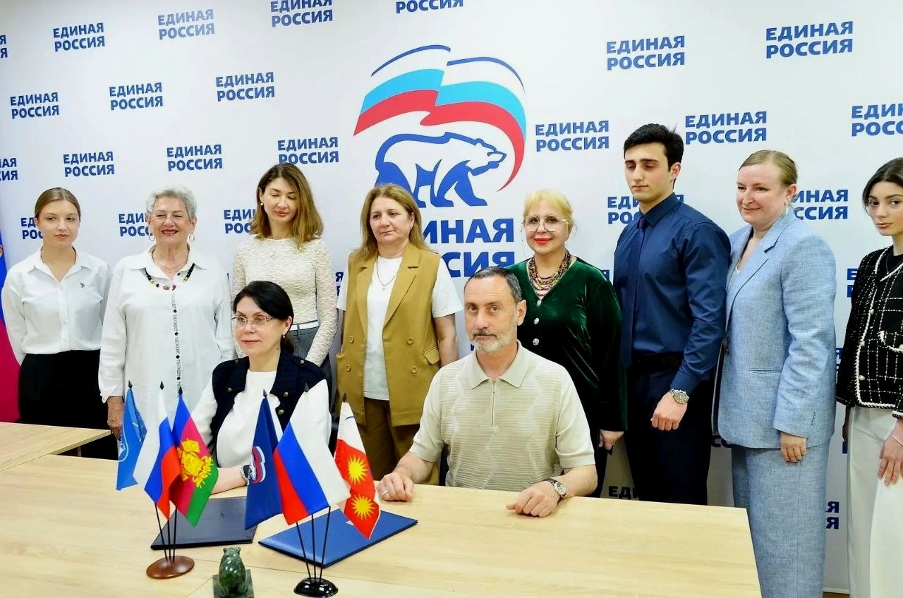Депутат ЗСК Виктор Тепляков подписал соглашение о сотрудничестве СГУ и «Единой России