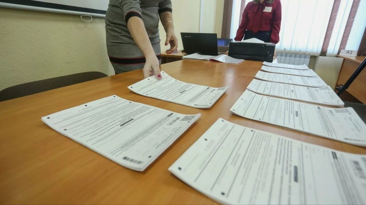 В Сочи 25 выпускников ЕГЭ получат по 50 тысяч рублей, их наставники — по 100 тысяч