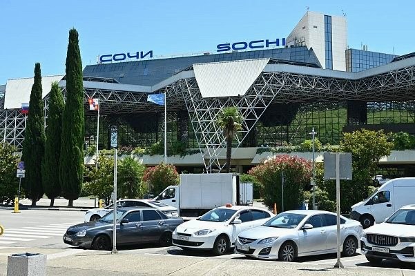 Глава Сочи проверил работу аэропорта в условиях ограничений на полеты