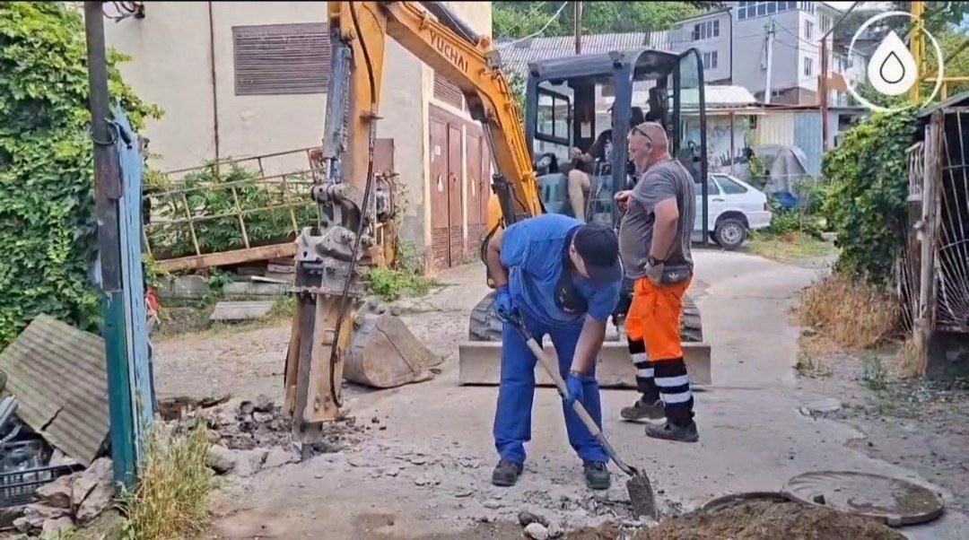 Замена аварийного водопровода в Сочи на улице Восточная