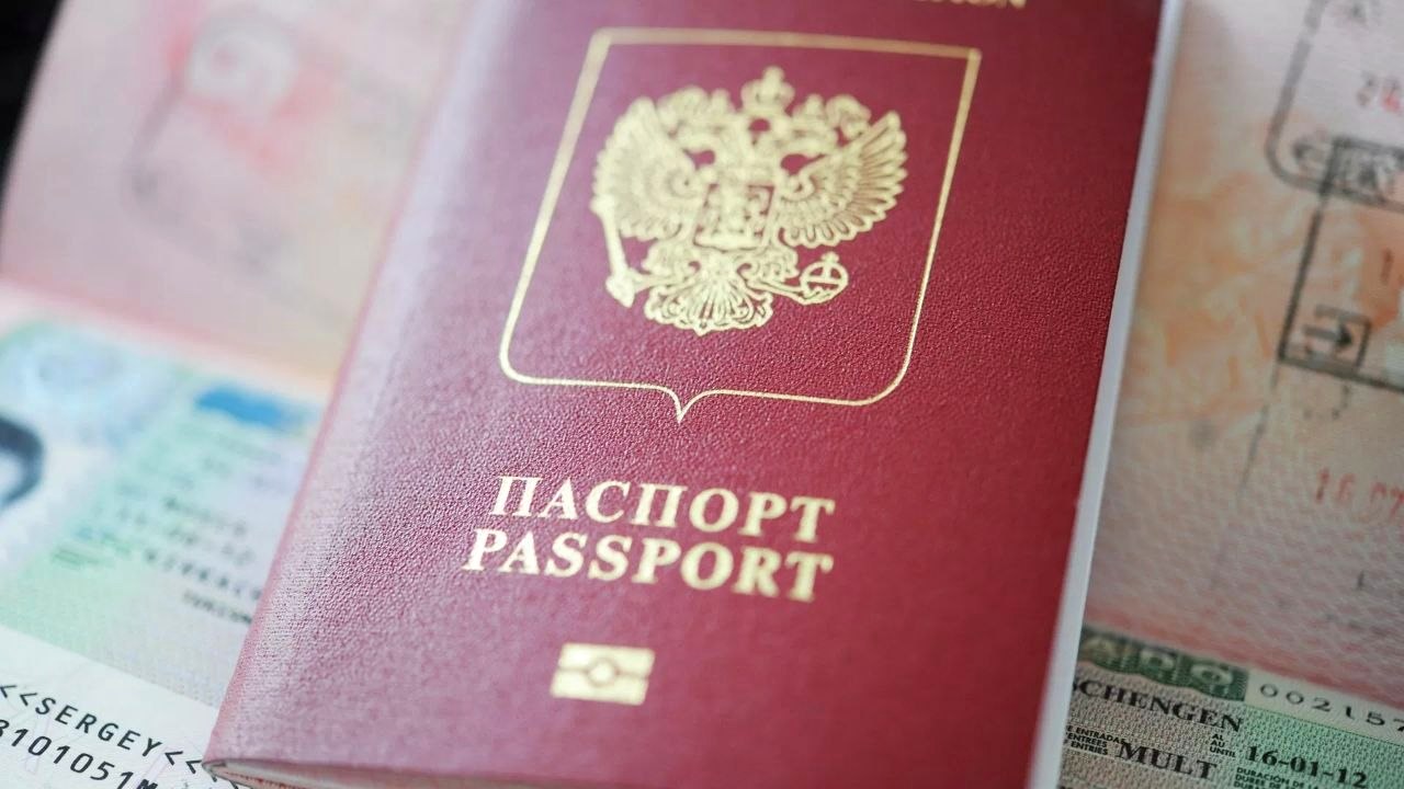 МВД России предупредило о мошенниках, предлагающих биометрические загранпаспорта